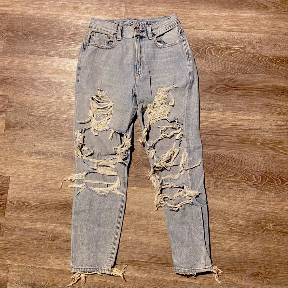 American Eagle mom jean